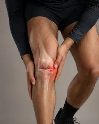 Athlete Experiencing Knee Meniscus Tear Pain with Anatomical Overlay